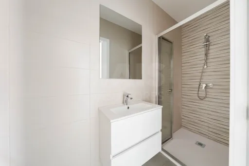 Moradia V3  moderna com piscina, vista de campo e excelente localização  Matas – Lourinhã