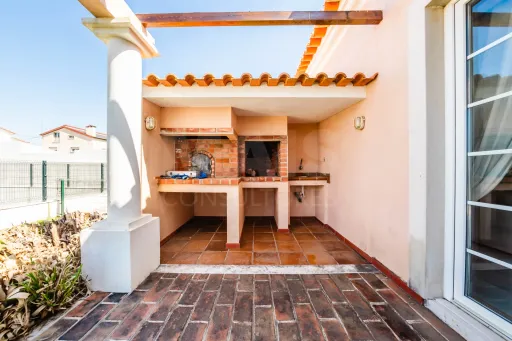 Moradia T5 em Lourinhã com Vista Mar, Piscina Aquecida e Jardim