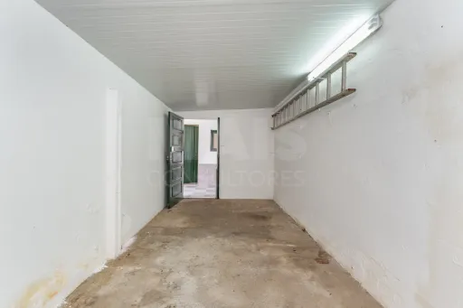 Moradia T3 com espaço exterior no centro de Salvaterra de Magos