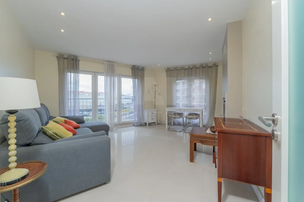 Apartamento T2 com Elevador e Parqueamento no Montijo