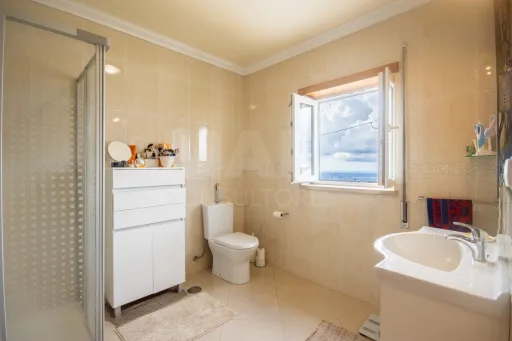Moradia Térrea T5 com Piscina e Vista Deslumbrante – Serra de Aire e Candeeiros