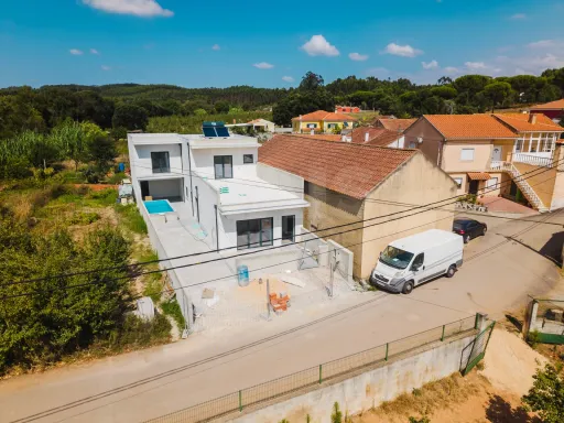 Moradia T3 Nova com Piscina