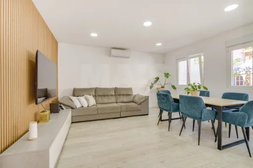 Moradia T2 Remodelada em Queluz