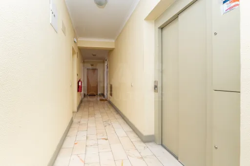 Apartamento T2 em Salvaterra de Magos com elevador, parqueamento e arrecadação