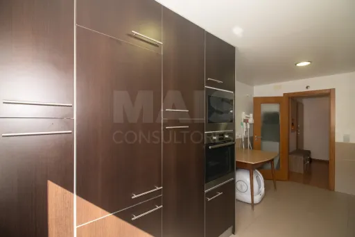 Apartamento T2 Moderno com Garagem | A-da-Beja, Amadora