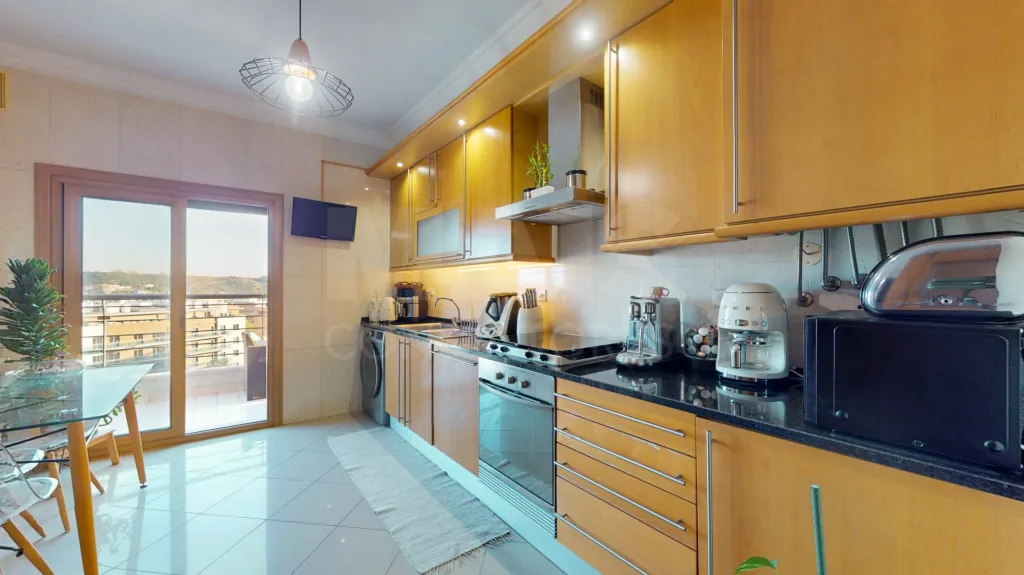 3 bedroom apartment with box crizeiro hills