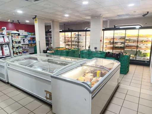 Supermarket for sale in Albarraque