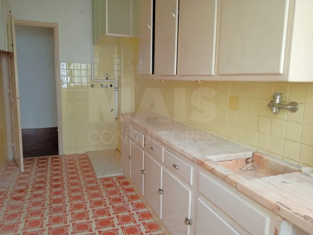 Excelente Apartamento T2 Ajuda
