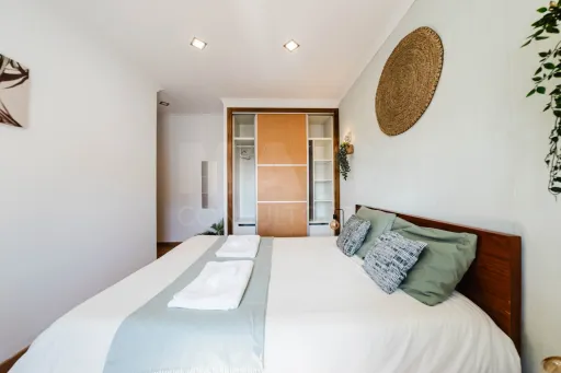 Apartamento T3+1 no Centro de Peniche com Terraço Privativo e Elevada Rentabilidade