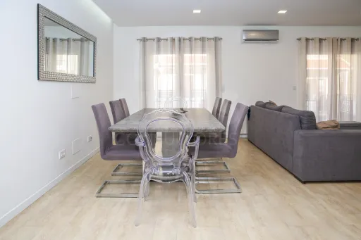 House 3 Bedrooms Carregado