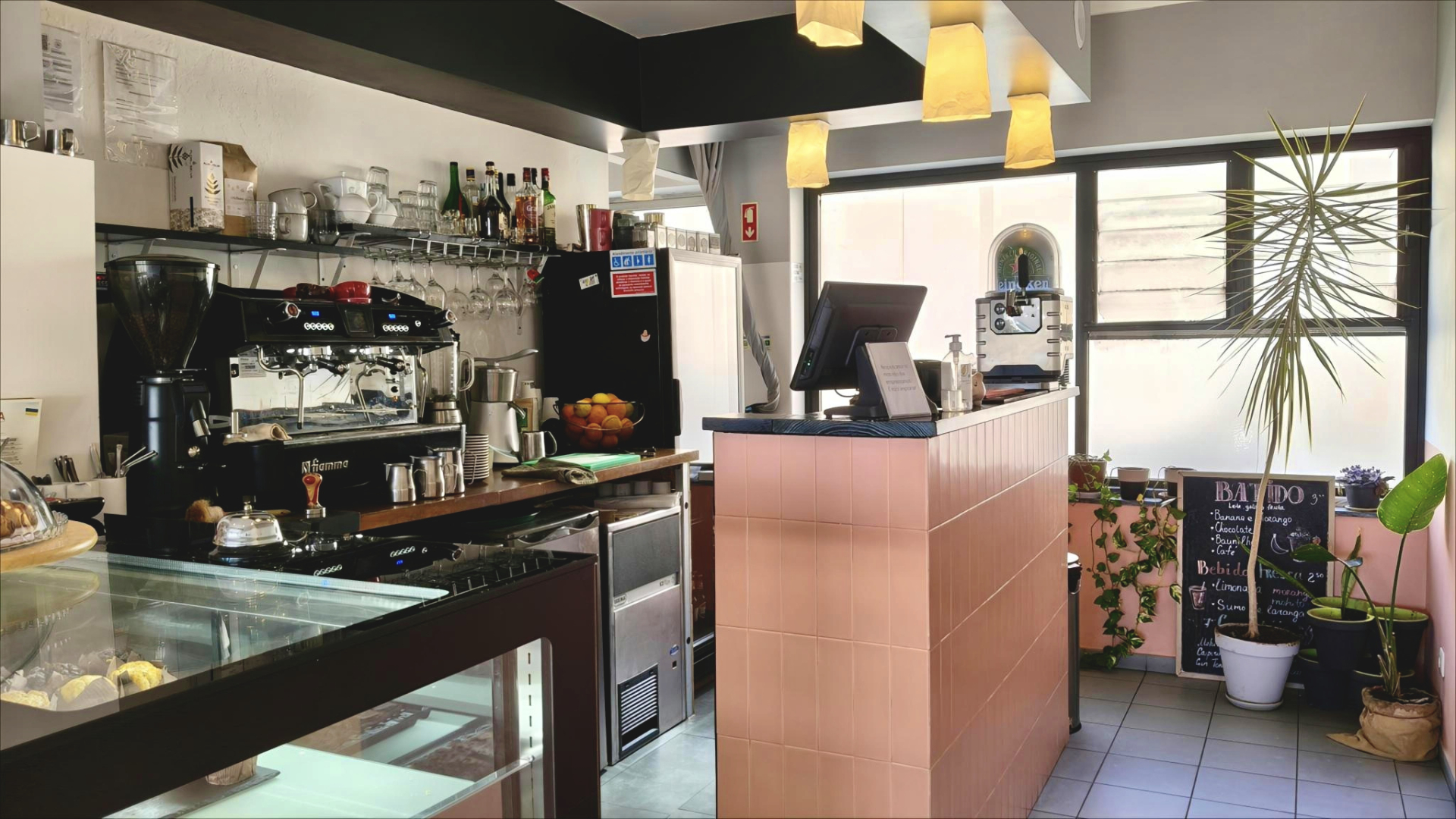 Trespasse | Rest. / Café em Pleno Funcionamento (Centro - Lourinhã)