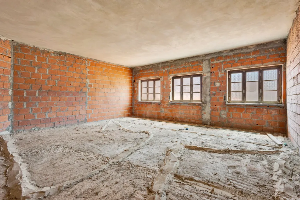Prédio com projeto aprovado para 8 apartamentos em Peniche