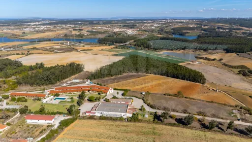 Parcela de terreno rústico de 4.700m2 em Atouguia da Baleia