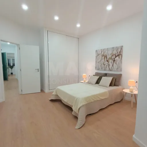 3 Bedrooms BENFICA With Parking