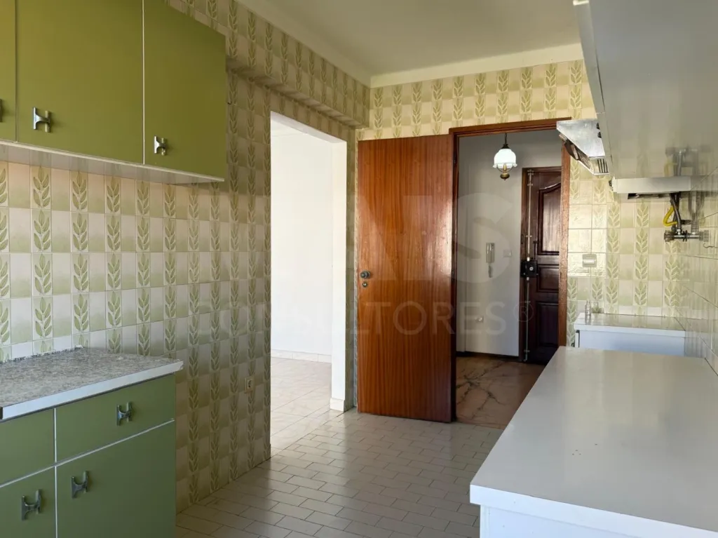 Apartamento T3 | Varanda | Centro do Bombarral