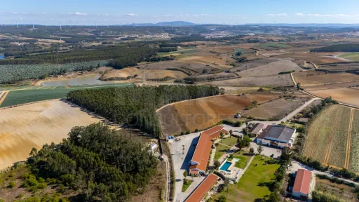 Parcela de terreno rústico de 4.700m2 em Atouguia da Baleia