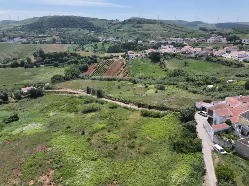 Terreno p/ Construção c/ 2.299m2 & Proj. Aprovado p/ Moradia T3 Térrea!