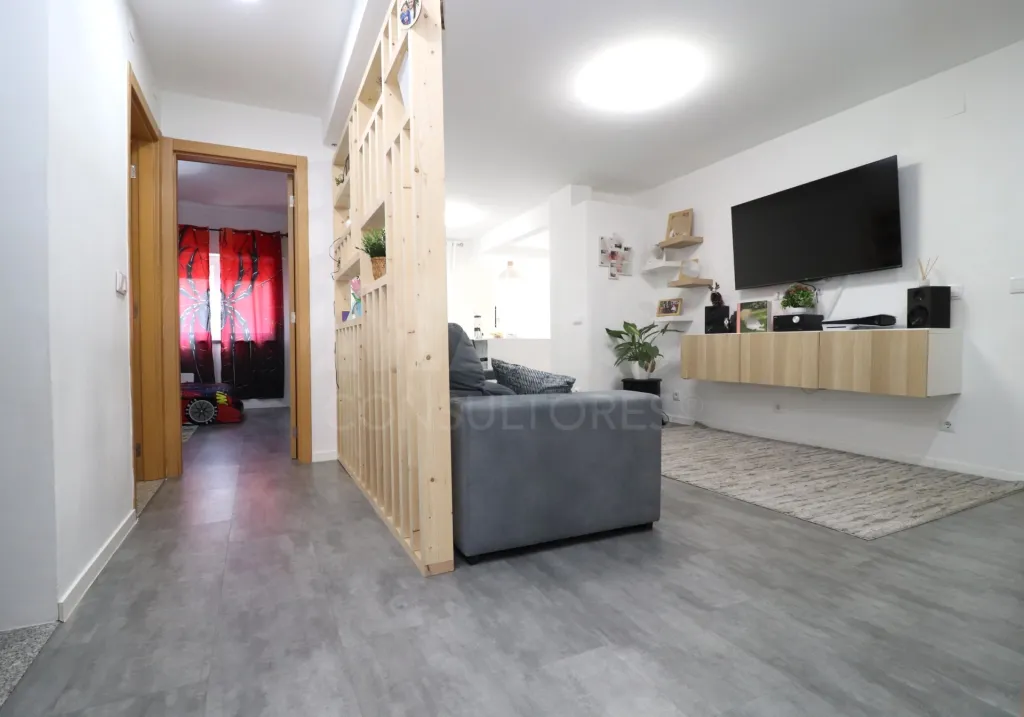 Apartamento T3 Totalmente Remodelado 3º andar em Samora Correia