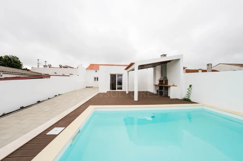 Moradia Geminada T3, Totalmente Remodelada