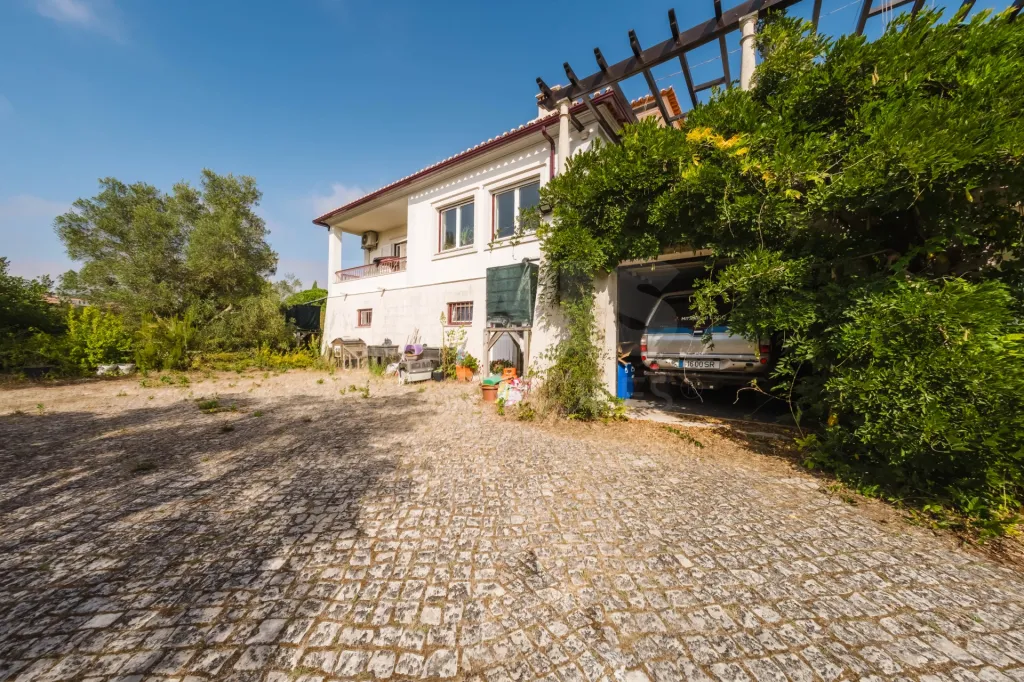 Quinta T4 C/ Garagem e mais de 13.000 m² terreno em Carvalhal, Bombarral