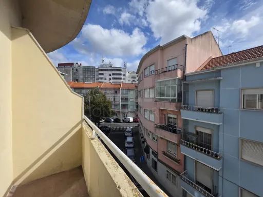 T2+1 remodelado no centro de Queluz |  Equipa Top+