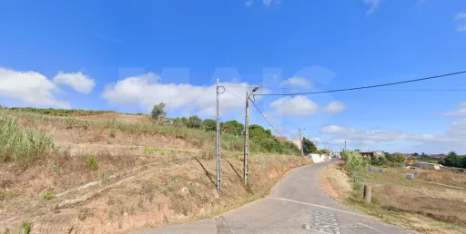 Rustic land with a network of developable areas