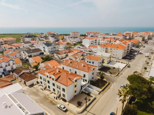 Semi-detached house T2+2 with terrace, garage box and barbecue near the beach