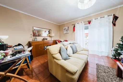 Apartamento T3 na Cidade Nova c/ 135m2 de área bruta