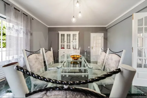 Moradia T4 em Olho Marinho | 260m² | Lote 734m²