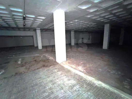 Fantástico Armazem em Prior Velho - Remodelado