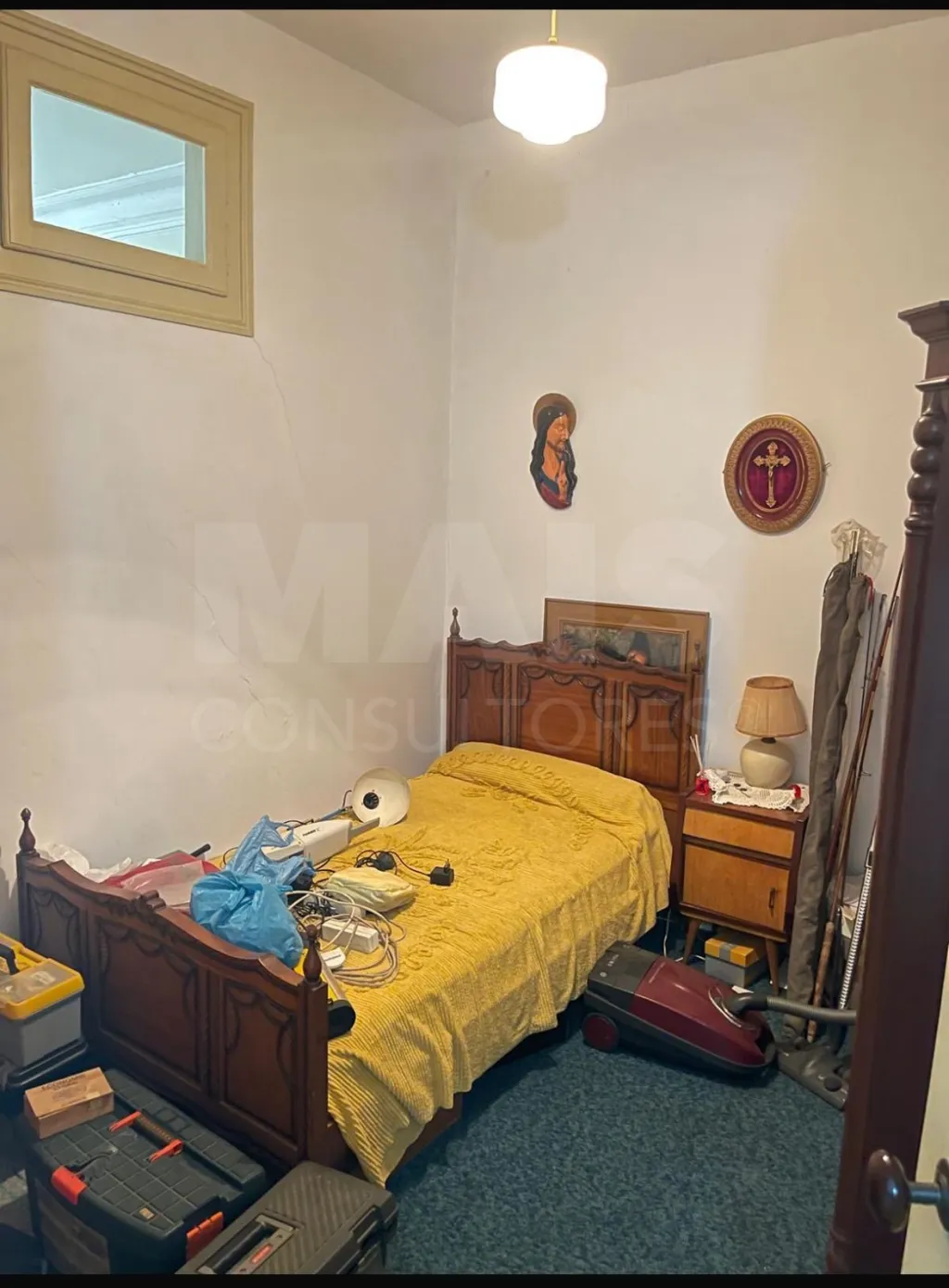 🏡Apartamento T4 para recuperação total em zona com charme histórico no coração de Lisboa!