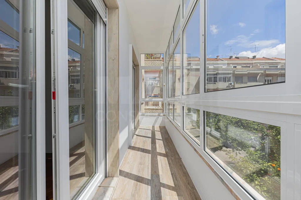 3 Bedrooms Refurbished Algés in Calçada do Rio