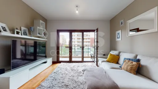 Apartamento T3 nos Terraços da Ponte com 2 Varandas e Box de 60m2