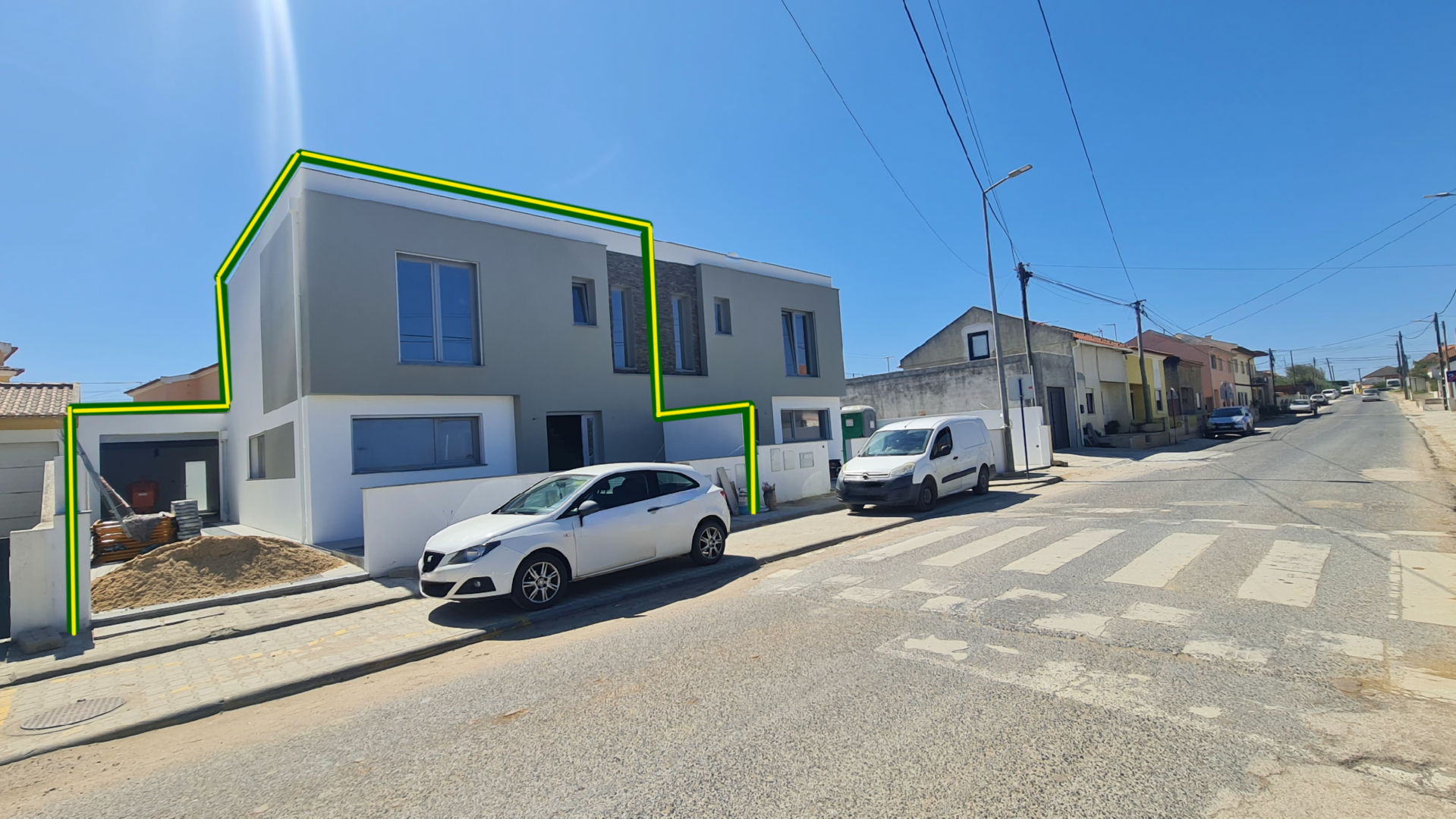 Moradia T4 com Garagem Logradouro e Jardim