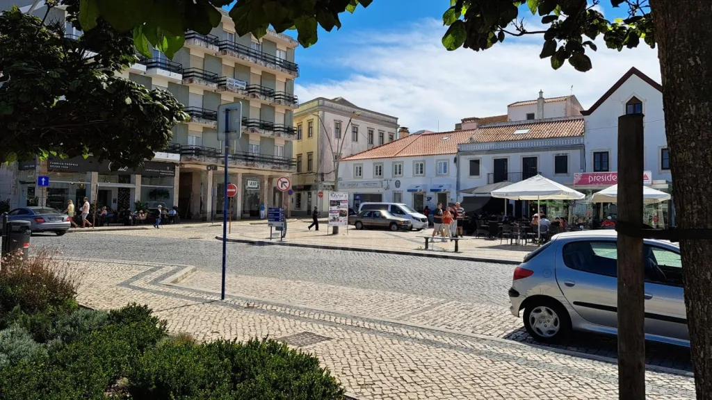 Prédio em Peniche | Investimento com rendimento e potencial de valorização