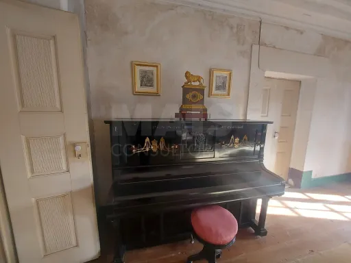 Casa Senhorial com Brazão em Coja- Arganil.