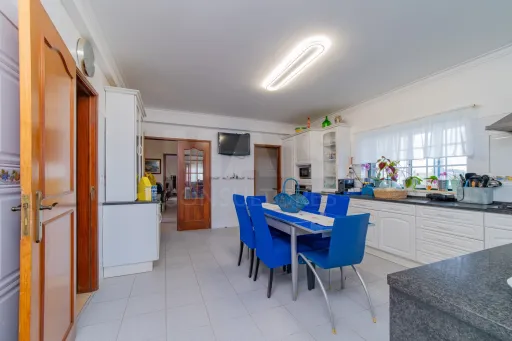 Moradia T4 com Piscina, Excelente Espaço Exterior em Carnota - Alenquer