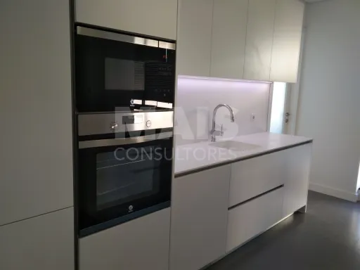 Apartamento T4 Remodelado em Cedofeita (Santo Ildefonso), Porto