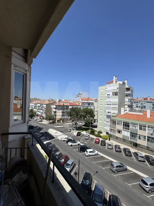 Refurbished 3-bedroom apartment
