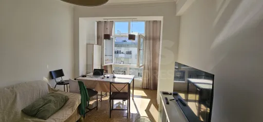 Furnished 1-Bedroom Apartment in Downtown Dafundo