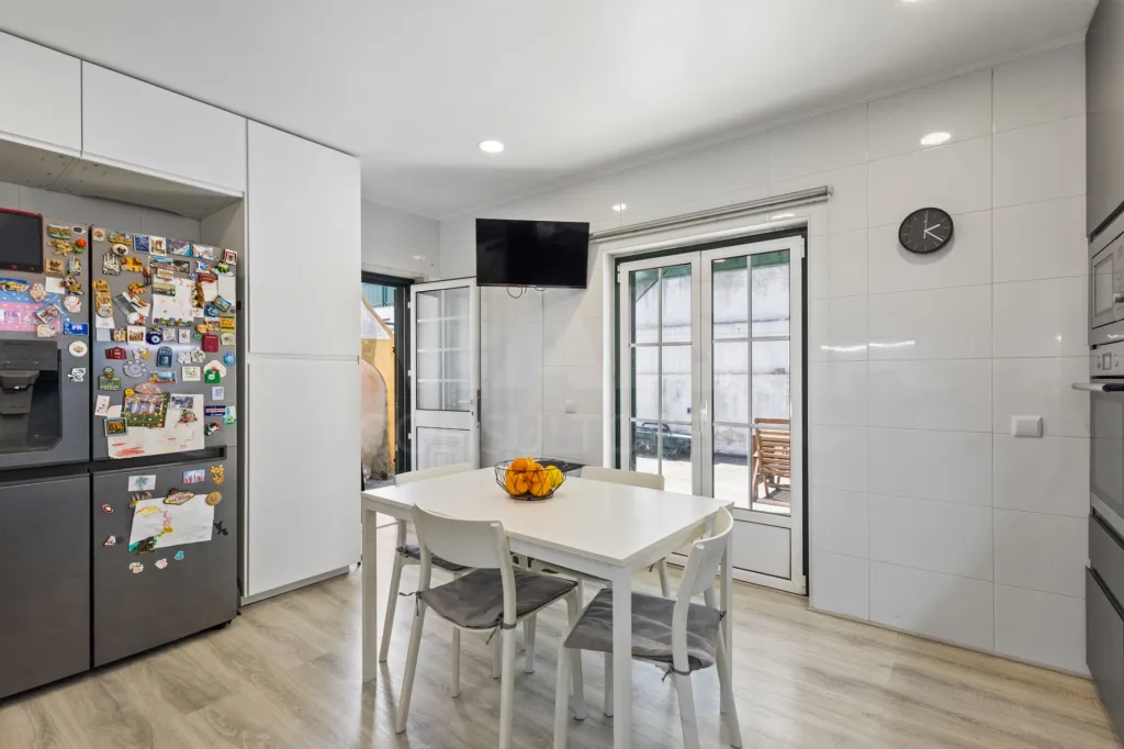 Excelente Moradia T3 com área exterior de lazer e Garagem Ampla