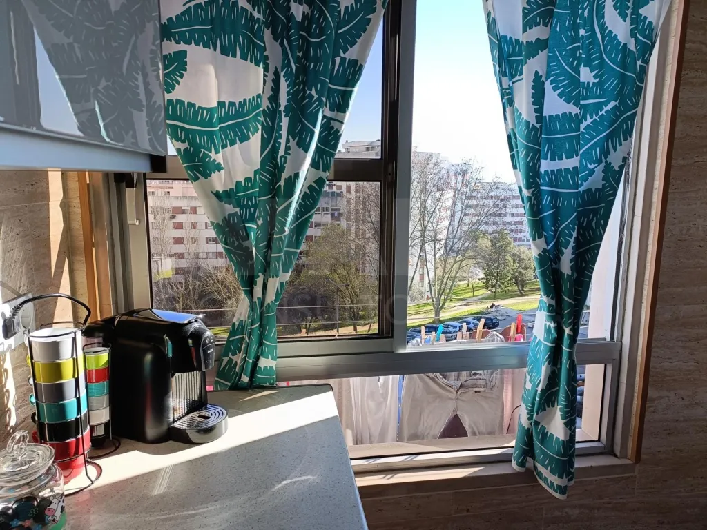 Apartamento T2 remodelado na Póvoa de Santa Iria