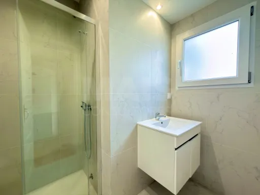 Moradia no coração de Peniche, totalmente renovada e com excelente potencial de investimento