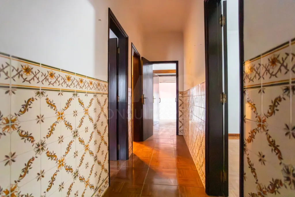 Moradia Térrea T2 para remodelar em Coruche-Vale Mansos