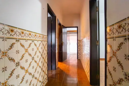 Moradia Térrea T2 para remodelar em Coruche-Vale Mansos
