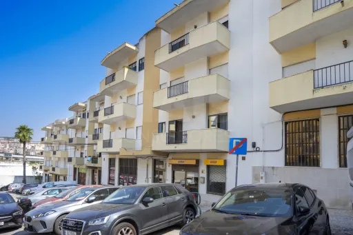 3-Bedroom Apartment with Excellent Sun Exposure | Balconies | Storage Room | Metro 600 m Away | Olival Basto – Odivelas