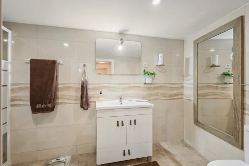 🏡 Encantadora Moradia Centenária T2 com Terraço