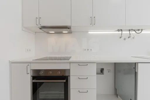 T3 Remodelado Algés na Calçada do Rio