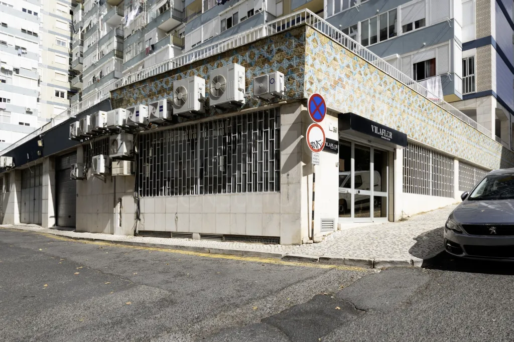 Centro de Escritórios com rendimento - São Domingos de Benfica