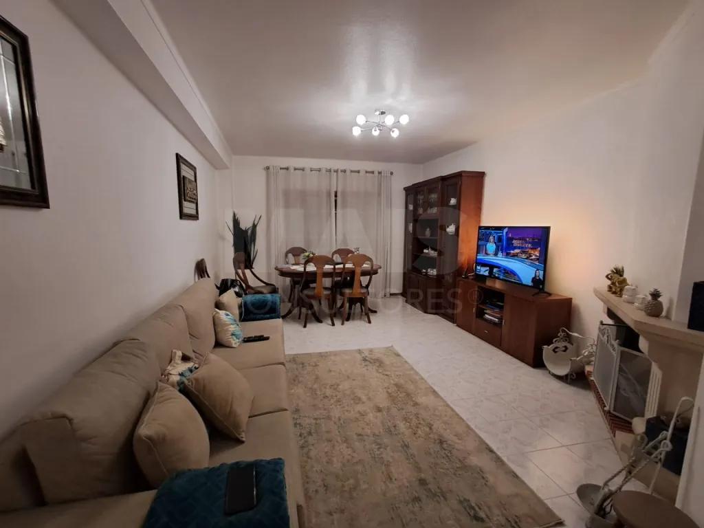 Partially Renovated 2-Bedroom Apartment in Turquel with Garage and Elevator